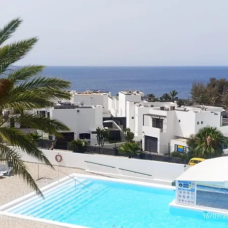 Blue Ocean View شقة *