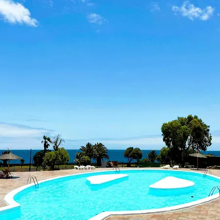 Apartment Blue Ocean View